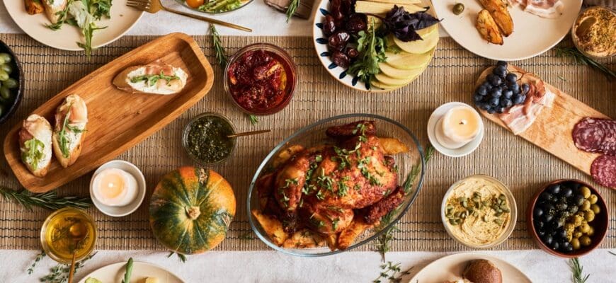 Top,View,Background,Of,Cozy,Dinner,Table,Set,For,Thanksgiving